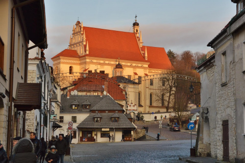 Kazimierz Dolny - widok na Kościół farny św. Jana Chrzciciela i św. Bartłomieja